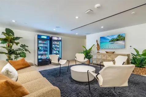 225 N Miami Avenue Miami FL 33128