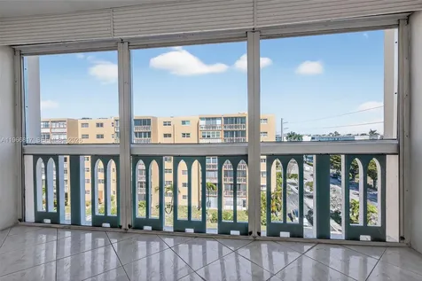 421 NE 14th Avenue Hallandale Beach FL 33009