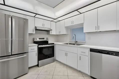 421 NE 14th Avenue Hallandale Beach FL 33009