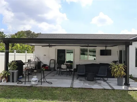5505 SW 9th Street Margate FL 33068