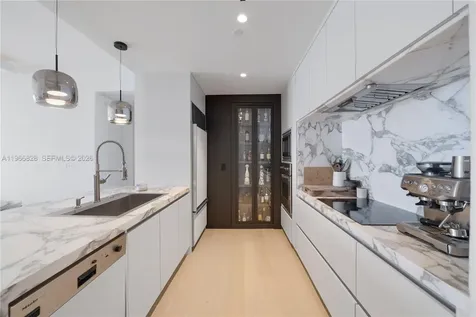 1425 Brickell Avenue Miami FL 33131
