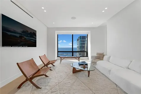 1425 Brickell Avenue Miami FL 33131