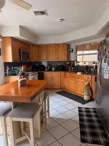 2562 SE 7th Court Homestead FL 33033