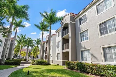 6851 SW 44th Street Miami FL 33155