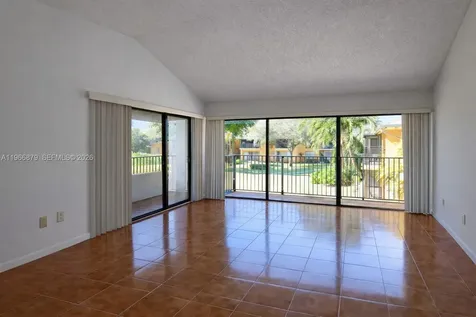 5821 Washington Street Hollywood FL 33023