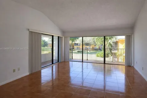 5821 Washington Street Hollywood FL 33023