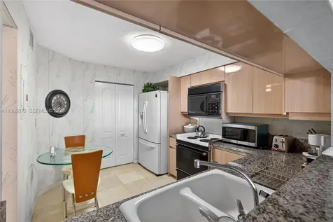 5757 Collins Avenue Miami Beach FL 33140