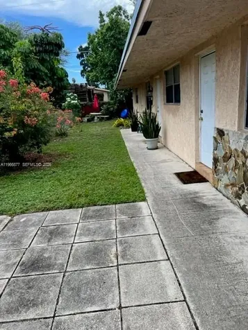 31 SW 8th Court Hallandale Beach FL 33009