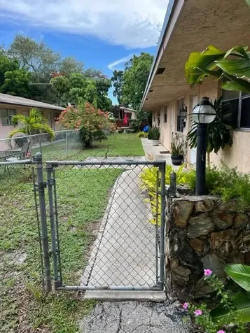 31 SW 8th Court Hallandale Beach FL 33009