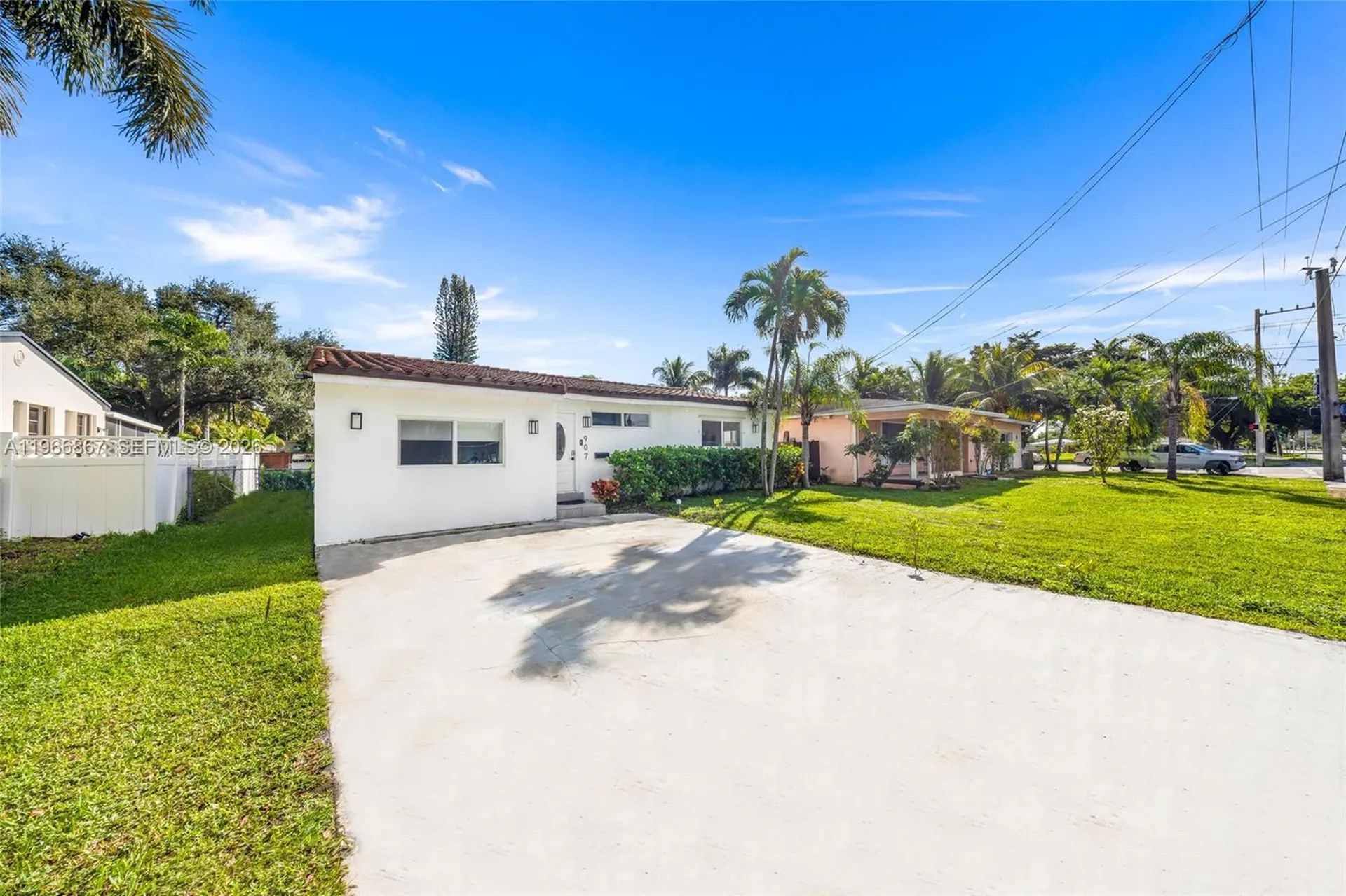 907 N Park Road Hollywood FL 33021