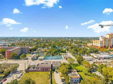 7618 NE 2nd Avenue Miami FL 33138