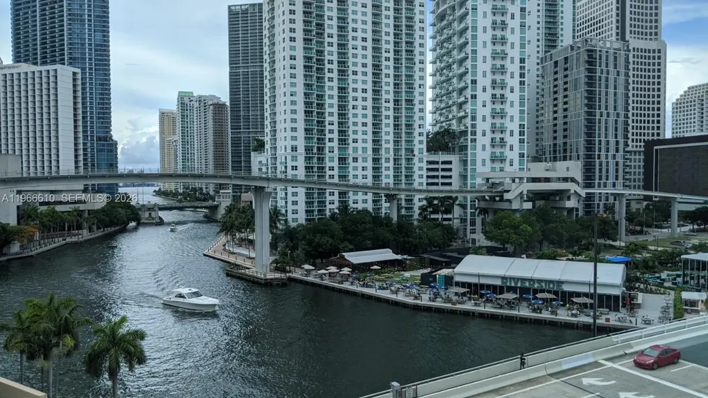 350 S Miami Avenue Miami FL 33130