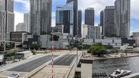 350 S Miami Avenue Miami FL 33130