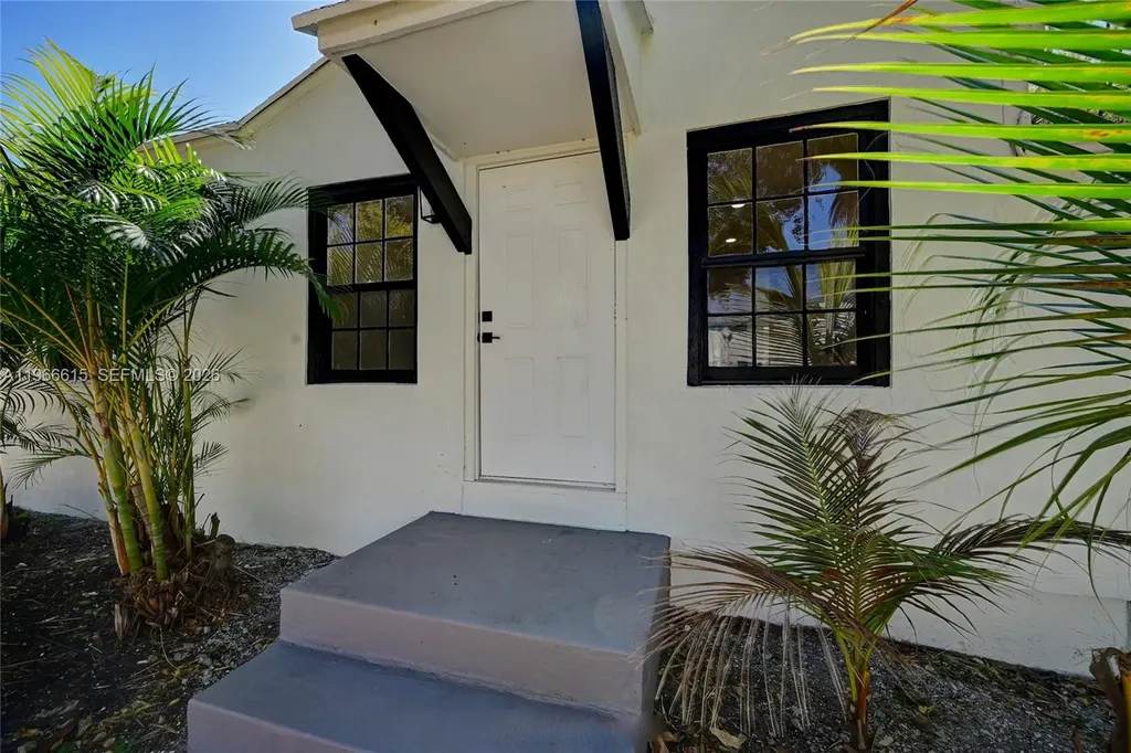 816 Tuscaloosa Street West Palm Beach FL 33405