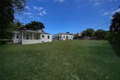 816 Tuscaloosa Street West Palm Beach FL 33405