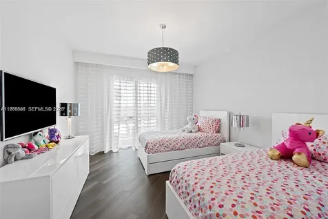 17301 Biscayne Boulevard North Miami Beach FL 33160