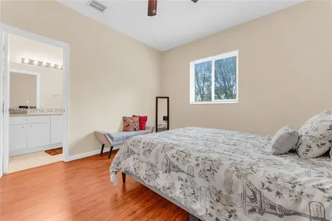 8844 S Isles Circle Tamarac FL 33321