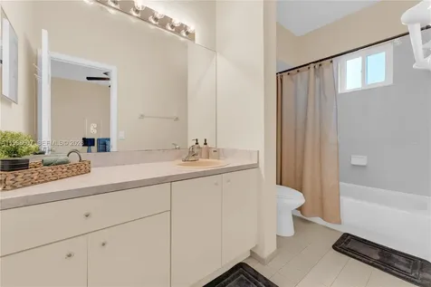 8844 S Isles Circle Tamarac FL 33321