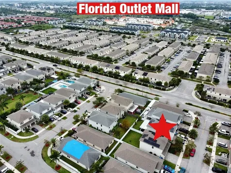 613 NE 5th Way Florida City FL 33034
