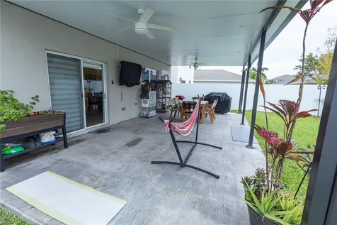 613 NE 5th Way Florida City FL 33034
