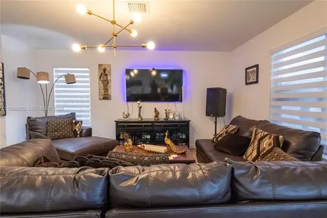 613 NE 5th Way Florida City FL 33034