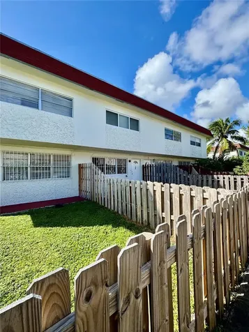 1481 NE 150th Street Miami FL 33161