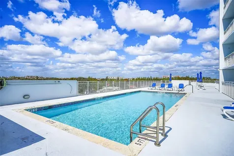 60 NW 37th Avenue Miami FL 33125