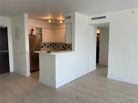 1500 Bay Road Miami Beach FL 33139