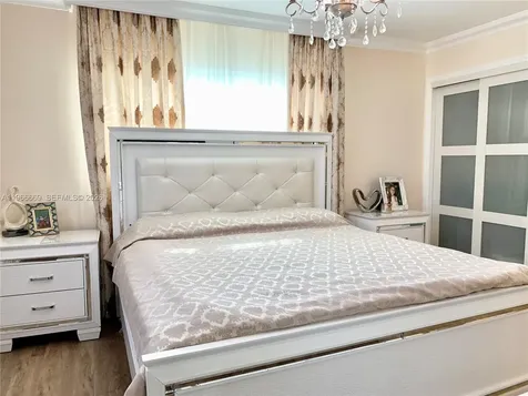 619 NE 14th Avenue Hallandale Beach FL 33009