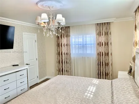 619 NE 14th Avenue Hallandale Beach FL 33009