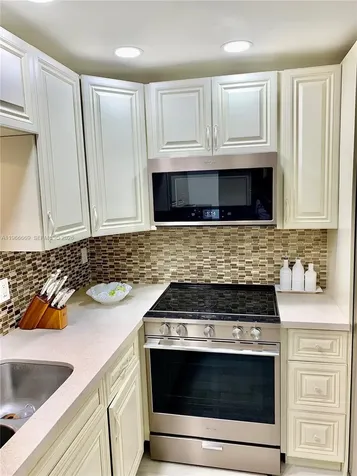 619 NE 14th Avenue Hallandale Beach FL 33009