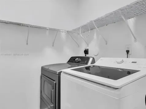 4962 SW 32nd Way Hollywood FL 33312