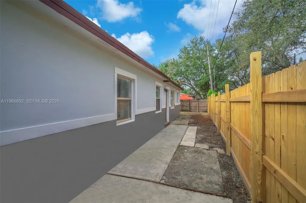 841 NW 15th Terrace Fort Lauderdale FL 33311