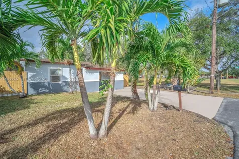841 NW 15th Terrace Fort Lauderdale FL 33311