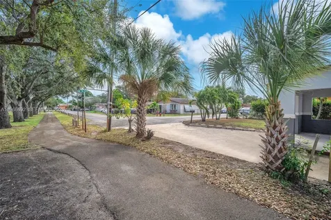 841 NW 15th Terrace Fort Lauderdale FL 33311