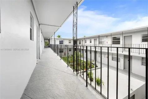 10375-35-55 SW 40th Street Miami FL 33165