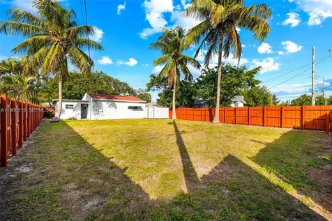 2210 Roosevelt Street Hollywood FL 33020