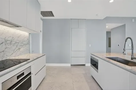 5775 Collins Avenue Miami Beach FL 33140