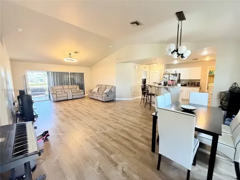 3625 NE 19 Place Cape Coral FL 33909