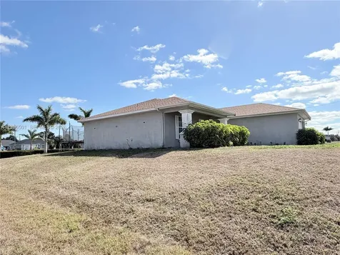 3625 NE 19 Place Cape Coral FL 33909