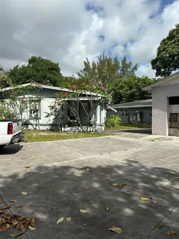 5096 SW 28 Terrace Dania Beach FL 33312