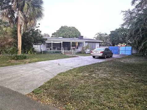 5096 SW 28 Terrace Dania Beach FL 33312