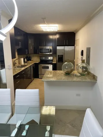 5555 Collins Avenue Miami Beach FL 33140