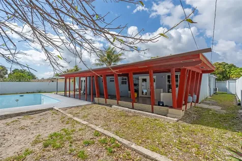 15021 NE 11th Avenue Miami FL 33161