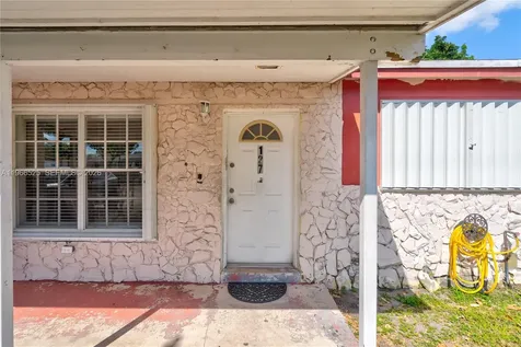 1271 NE 211th Street Miami FL 33179