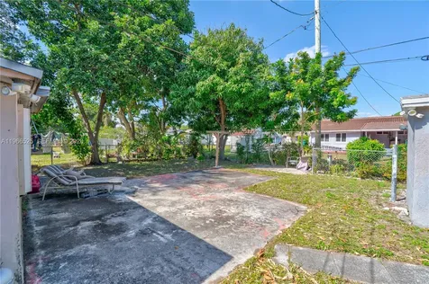 1271 NE 211th Street Miami FL 33179
