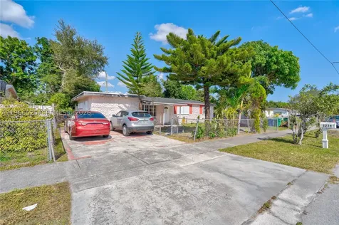 1271 NE 211th Street Miami FL 33179