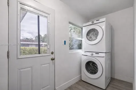 65 NW 118th Street Miami FL 33168