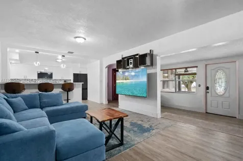 65 NW 118th Street Miami FL 33168