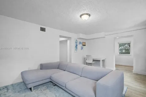 65 NW 118th Street Miami FL 33168